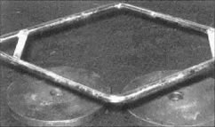 Под трэп-гриф можно подложить два 15-ти килограммовых блина, гладкой стороной вверх.